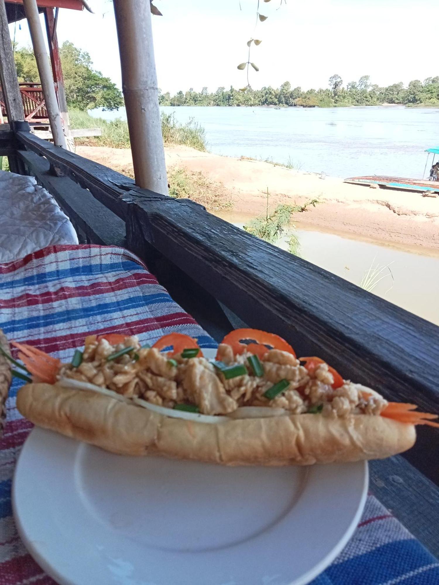 Champa Guesthouse Muang Khong Экстерьер фото