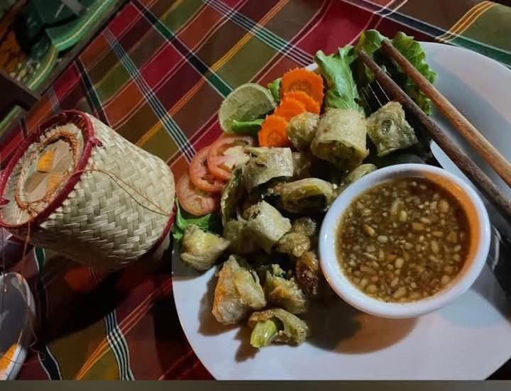 Champa Guesthouse Muang Khong Экстерьер фото